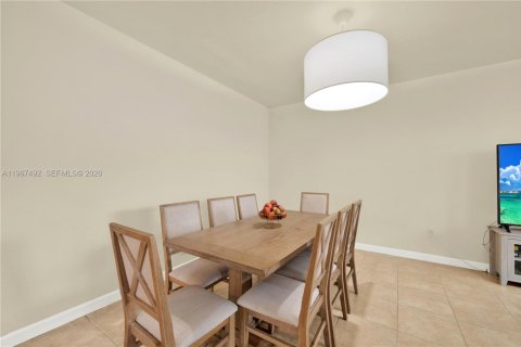 Villa ou maison à vendre à Cutler Bay, Floride: 4 chambres, 203.08 m2 № 2029680 - photo 15