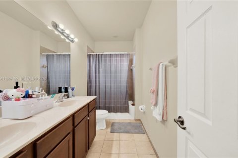 Villa ou maison à vendre à Cutler Bay, Floride: 4 chambres, 203.08 m2 № 2029680 - photo 27