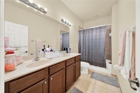 Villa ou maison à vendre à Cutler Bay, Floride: 4 chambres, 203.08 m2 № 2029680 - photo 28