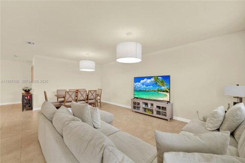 Villa ou maison à vendre à Cutler Bay, Floride: 4 chambres, 203.08 m2 № 2029680 - photo 13