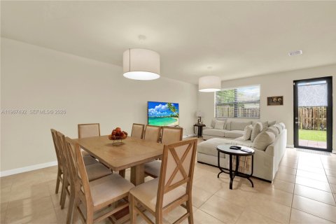 Villa ou maison à vendre à Cutler Bay, Floride: 4 chambres, 203.08 m2 № 2029680 - photo 14