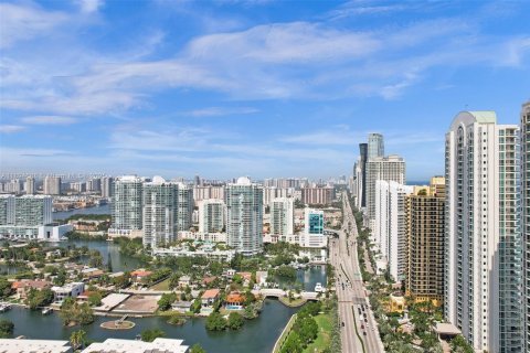 Condominio en alquiler en Sunny Isles Beach, Florida, 2 dormitorios, 133.31 m2 № 1947158 - foto 30