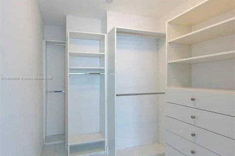 Condominio en alquiler en Sunny Isles Beach, Florida, 2 dormitorios, 133.31 m2 № 1947158 - foto 8