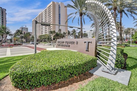 Condominio en alquiler en Sunny Isles Beach, Florida, 2 dormitorios, 133.31 m2 № 1947158 - foto 10