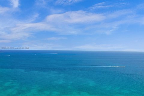 Condominio en alquiler en Sunny Isles Beach, Florida, 2 dormitorios, 133.31 m2 № 1947158 - foto 23