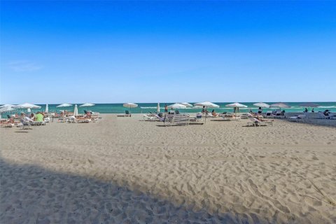 Condominio en alquiler en Sunny Isles Beach, Florida, 2 dormitorios, 133.31 m2 № 1947158 - foto 16