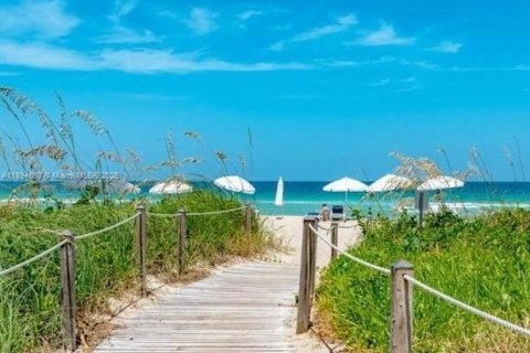 Condominio en alquiler en Sunny Isles Beach, Florida, 2 dormitorios, 133.31 m2 № 1947158 - foto 14