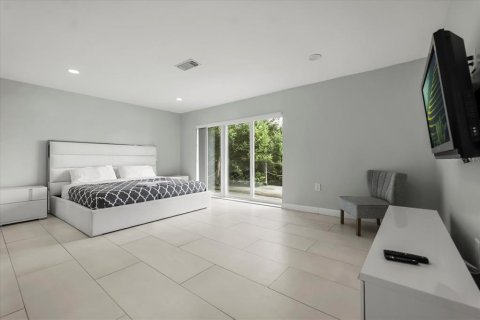 House in Orlando, Florida 5 bedrooms, 240.52 sq.m. № 1769503 - photo 22