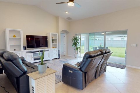 House in Palm Coast, Florida 4 bedrooms, 185.06 sq.m. № 1819079 - photo 12