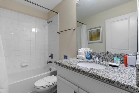House in Davenport, Florida 6 bedrooms, 305.74 sq.m. № 2122524 - photo 25