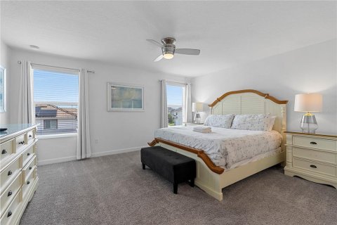 House in Davenport, Florida 6 bedrooms, 305.74 sq.m. № 2122524 - photo 12