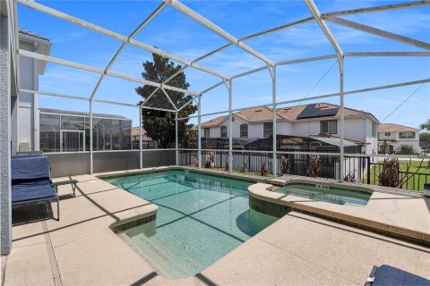 House in Davenport, Florida 6 bedrooms, 305.74 sq.m. № 2122524 - photo 28
