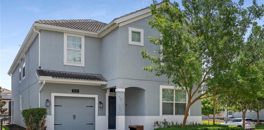 House in Davenport, Florida 6 bedrooms, 305.74 sq.m. № 2122524