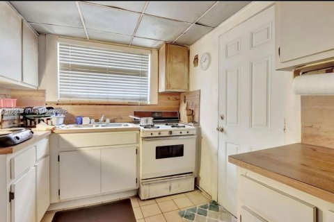 House in Miami, Florida 3 bedrooms, 138.8 sq.m. № 1820190 - photo 5