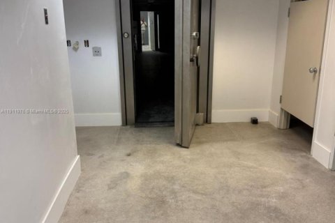 Купить коммерческую недвижимость в Холливуд, Флорида № 1969625 - фото 9