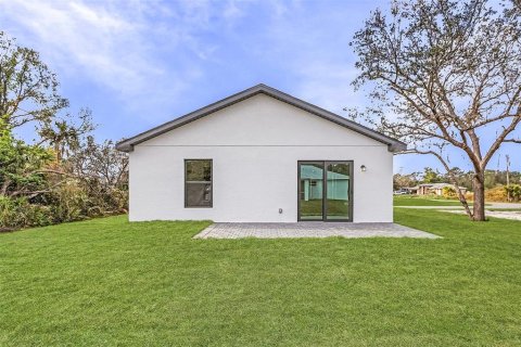 House in North Port, Florida 3 bedrooms, 119.47 sq.m. № 1563697 - photo 3