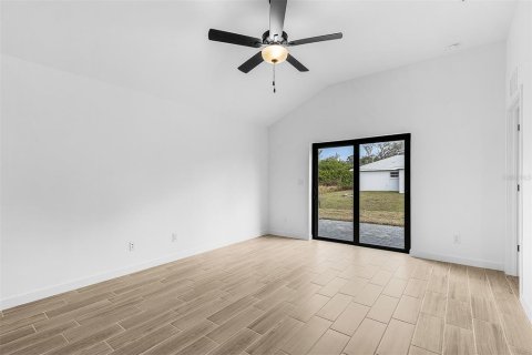 House in North Port, Florida 3 bedrooms, 119.47 sq.m. № 1563697 - photo 11