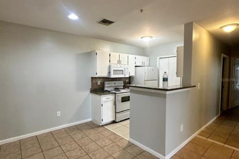 Villa ou maison à louer à Orlando, Floride: 3 chambres, 111.39 m2 № 2383993 - photo 5
