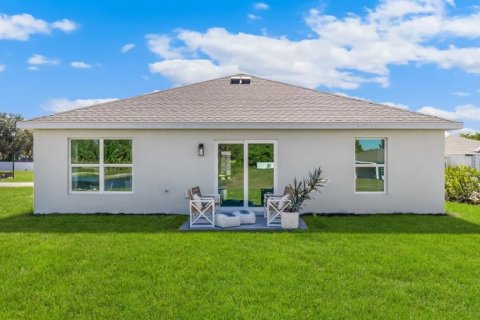 House in Port Charlotte, Florida 3 bedrooms, 123.37 sq.m. № 2152381 - photo 15