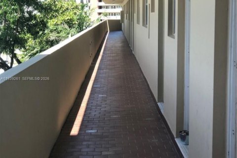 Condominio en alquiler en Miami, Florida, 2 dormitorios, 122.35 m2 № 1996562 - foto 7