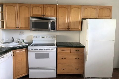 Condominio en alquiler en Miami, Florida, 2 dormitorios, 122.35 m2 № 1996562 - foto 8