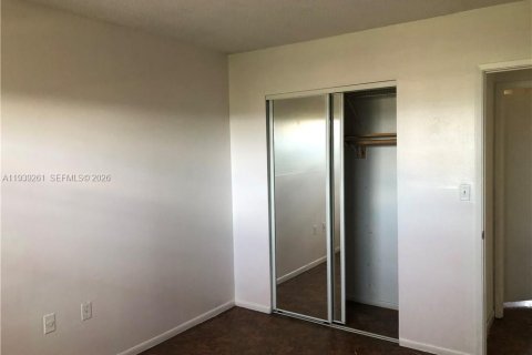 Condominio en alquiler en Miami, Florida, 2 dormitorios, 122.35 m2 № 1996562 - foto 14