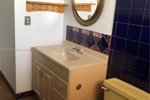 Condominio en alquiler en Miami, Florida, 2 dormitorios, 122.35 m2 № 1996562 - foto 15