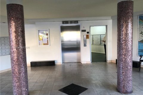 Condominio en alquiler en Miami, Florida, 2 dormitorios, 122.35 m2 № 1996562 - foto 29