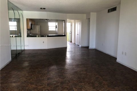 Condominio en alquiler en Miami, Florida, 2 dormitorios, 122.35 m2 № 1996562 - foto 11