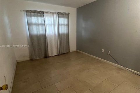 Condominio en alquiler en Miami, Florida, 2 dormitorios, 122.35 m2 № 1996562 - foto 16