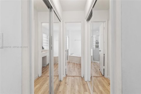 Villa ou maison à vendre à Doral, Floride: 4 chambres, 202.34 m2 № 1989481 - photo 18