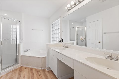 Villa ou maison à vendre à Doral, Floride: 4 chambres, 202.34 m2 № 1989481 - photo 19