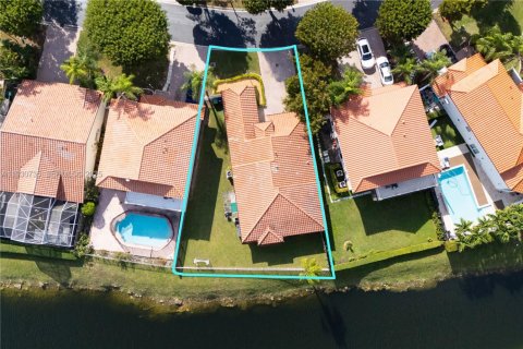 Villa ou maison à vendre à Doral, Floride: 4 chambres, 202.34 m2 № 1989481 - photo 3