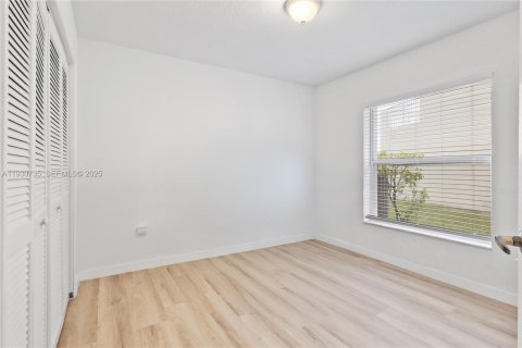 Villa ou maison à vendre à Doral, Floride: 4 chambres, 202.34 m2 № 1989481 - photo 25