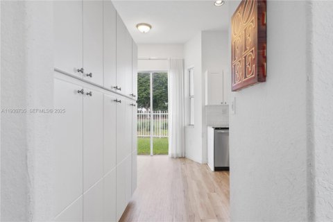 Villa ou maison à vendre à Doral, Floride: 4 chambres, 202.34 m2 № 1989481 - photo 12