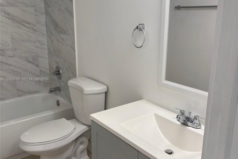Copropriété à louer à North Miami, Floride: 1 chambre, 66.33 m2 № 1998152 - photo 2
