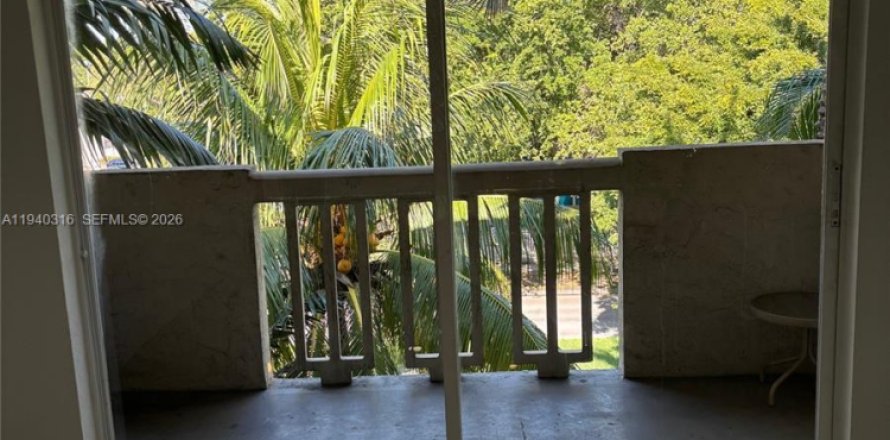 Condo à North Miami, Floride, 1 chambre  № 1998152