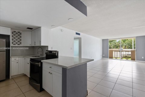 Copropriété à louer à North Miami, Floride: 1 chambre, 66.33 m2 № 1998152 - photo 11