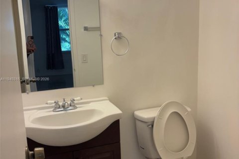 Copropriété à louer à North Miami, Floride: 1 chambre, 66.33 m2 № 1998152 - photo 6