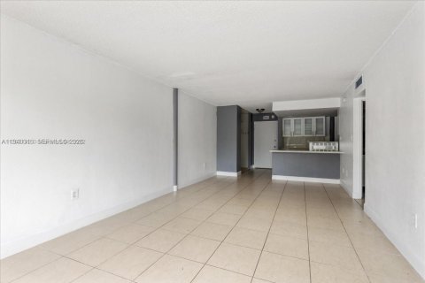 Copropriété à louer à North Miami, Floride: 1 chambre, 66.33 m2 № 1998152 - photo 13