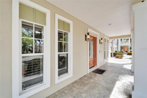 House in Apollo Beach, Florida 4 bedrooms, 379.88 sq.m. № 1878283 - photo 9