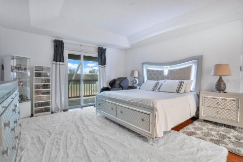 House in Kissimmee, Florida 5 bedrooms, 362.04 sq.m. № 2142085 - photo 24