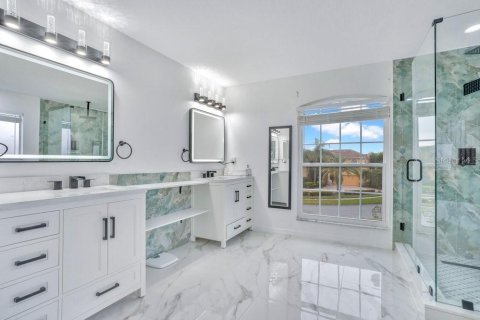 House in Kissimmee, Florida 5 bedrooms, 362.04 sq.m. № 2142085 - photo 28