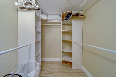 Снять в аренду кондоминиум в Редингтон-Шорс, Флорида 2 спальни, 113.34м2, № 1916478 - фото 28