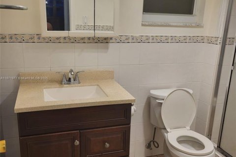 Condo in Hallandale Beach, Florida, 1 bedroom  № 1920193 - photo 5