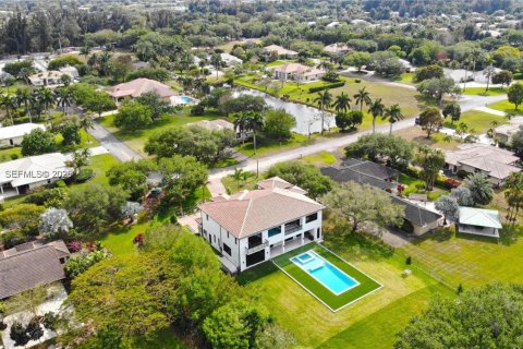 Casa en venta en Davie, Florida, 5 dormitorios, 559.18 m2 № 2035700 - foto 6