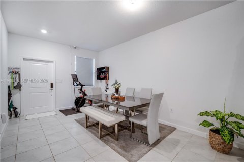 Adosado en venta en Homestead, Florida, 3 dormitorios, 157.47 m2 № 2002547 - foto 4