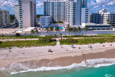 Купить кондоминиум в Майами-Бич, Флорида 2 спальни, 114.27м2, № 2005831 - фото 26