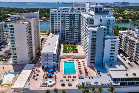 Купить кондоминиум в Майами-Бич, Флорида 2 спальни, 114.27м2, № 2005831 - фото 2