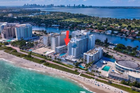 Кондоминиум с 2 спальнями в Майами-Бич, Флорида № 2005831